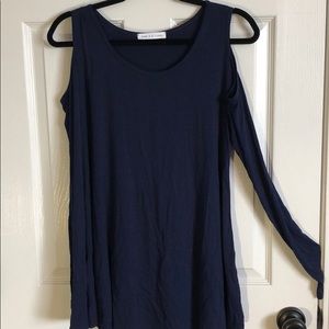 Chris & Carol Open shoulder long sleeve top